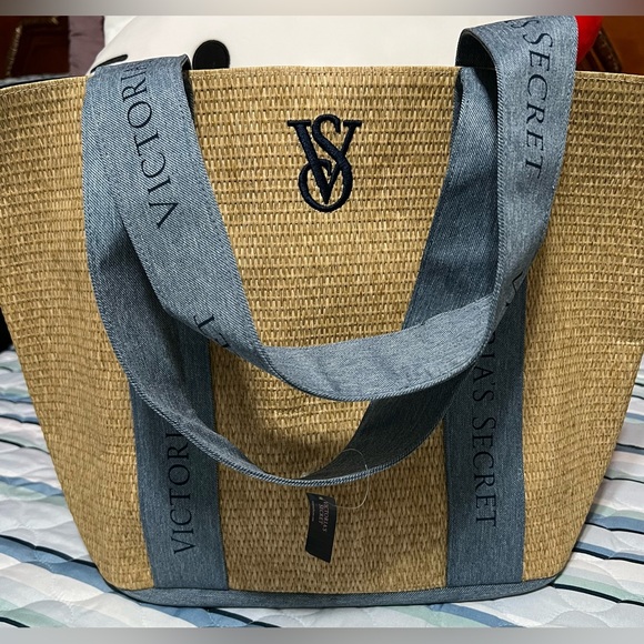Victoria's Secret Handbags - VICTORIA SECRET NWT STRAW BEACH TOTE BAG LARGE WEEKENDER TRAVEL BLUE BRAND NEW